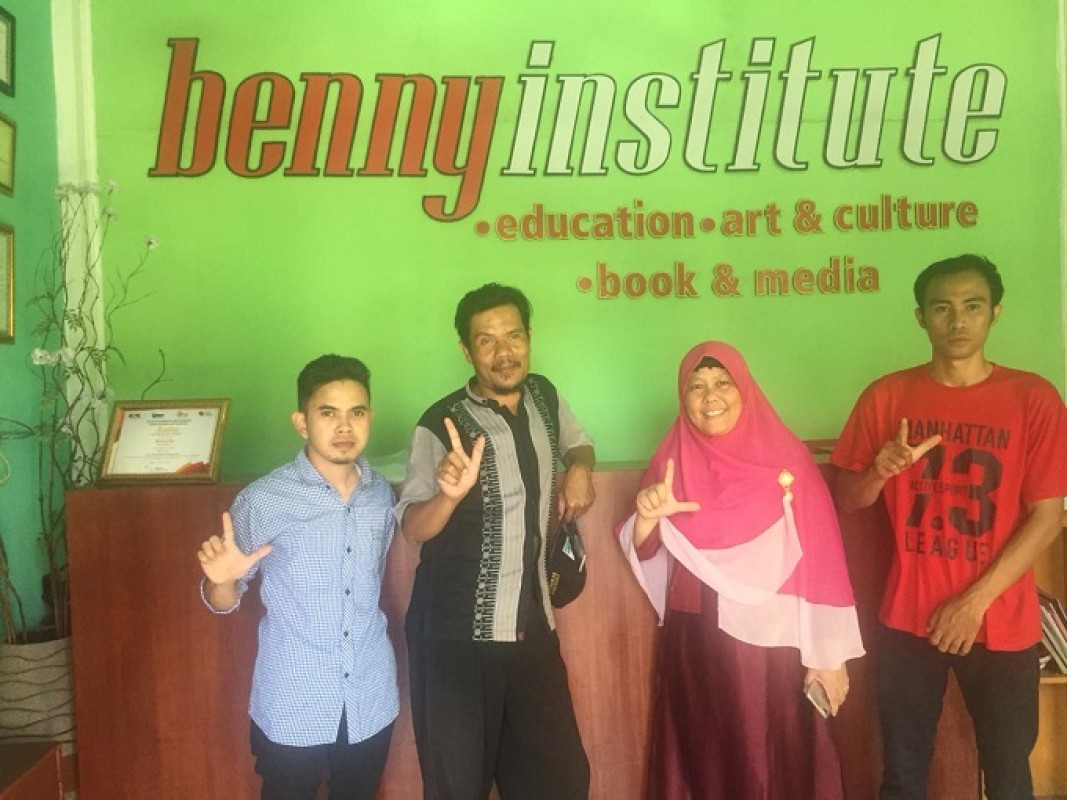 BELAJAR LITERASI KE BENNY INSTITUTE