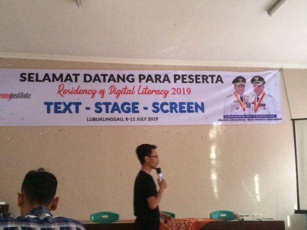 Review residensi editing postingan hari pertama