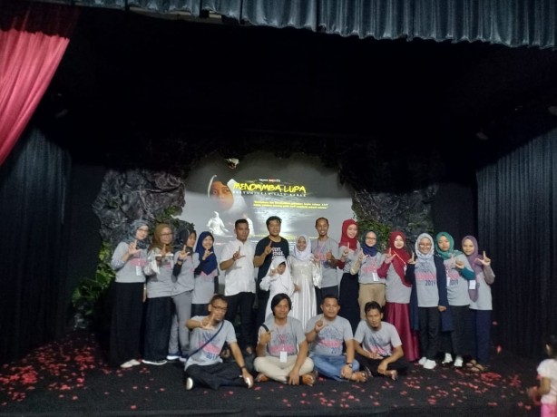 AKTOR YANG TAK MENYETUBUHI SETING