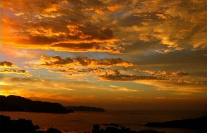 Rindu di Batas Senja